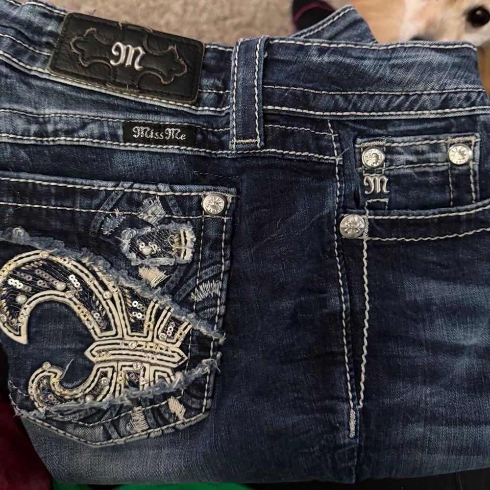 Miss Me Women’s Dark Blue Size 27x 28 Embroidered Jeans ANKLE SKINNY